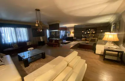 Apartment - 4 Bedrooms - 3 Bathrooms for sale in Ismail Mohamed St. - Zamalek - Cairo