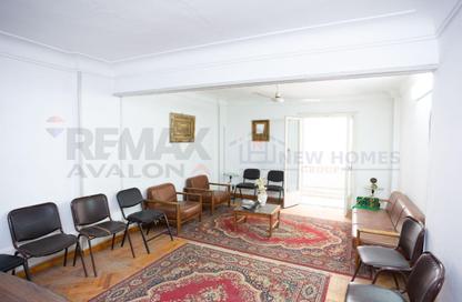 Clinic - 2 Bedrooms - 1 Bathroom for sale in Glim - Hay Sharq - Alexandria