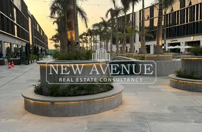 Office Space - 2 Bedrooms - 1 Bathroom for sale in Lake View Residence - 5th Settlement Compounds - The 5th Settlement - New Cairo City - Cairo