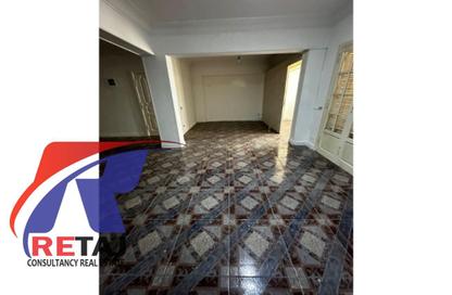 Apartment - 3 Bedrooms - 2 Bathrooms for sale in Moez Al Dawla St. - 6th Zone - Nasr City - Cairo