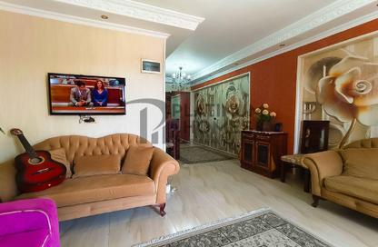 Apartment - 2 Bedrooms - 1 Bathroom for sale in Zezenia - Hay Sharq - Alexandria
