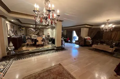 Apartment - 3 Bedrooms - 3 Bathrooms for sale in Mahmoud Akoosh St. - Ard El Golf - Heliopolis - Masr El Gedida - Cairo