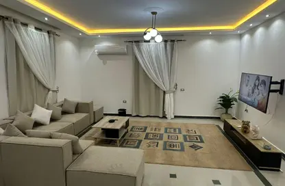 Apartment - 3 Bedrooms - 2 Bathrooms for rent in Doctor Yassin Abdel Ghaffar St. - Area C - Ganoob El Acadimia - New Cairo City - Cairo