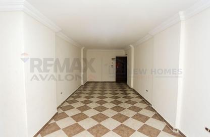 Apartment - 3 Bedrooms - 1 Bathroom for sale in Miami - Hay Awal El Montazah - Alexandria
