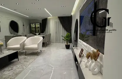 شقة - 2 غرف نوم - 2 حمامات للبيع في كمبوندات الشروق - مدينة الشروق - القاهرة