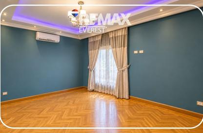 تاون هاوس - 4 - 4 للبيع في حدائق المهندسين - الحي الرابع - الشيخ زايد - الجيزة