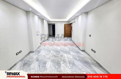 Apartment - 3 Bedrooms - 2 Bathrooms for sale in El Riada School St. - Smouha - Hay Sharq - Alexandria