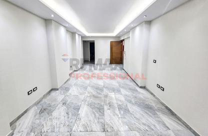 Apartment - 3 Bedrooms - 2 Bathrooms for sale in El Riada School St. - Smouha - Hay Sharq - Alexandria