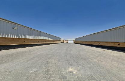 Warehouse - Studio - 2 Bathrooms for rent in Obour City - Qalyubia
