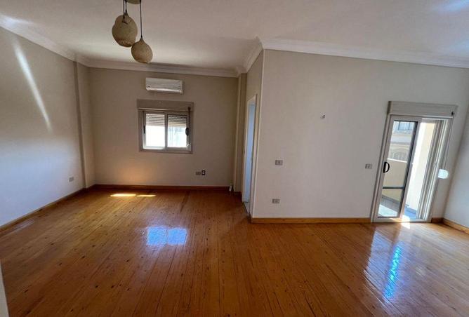 64137000 - Property Main Image