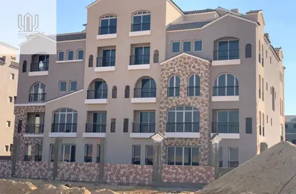 Apartment - 2 Bedrooms - 1 Bathroom for sale in Royal Meadows - Sheikh Zayed Compounds - Sheikh Zayed City - Giza