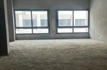 Office Space - 3 Bedrooms - 1 Bathroom for sale in District 5 - 5th Settlement Compounds - The 5th Settlement - New Cairo City - Cairo