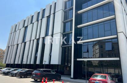 Office Space - Studio - 1 Bathroom for rent in Hyde Park Business District Mall - South Teseen St. - The 5th Settlement - New Cairo City - Cairo