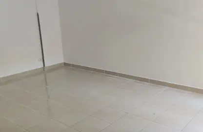 Apartment - 2 Bedrooms - 1 Bathroom for rent in Al Rehab - New Cairo City - Cairo