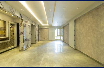 Apartment - 3 Bedrooms - 2 Bathrooms for sale in Victor Ammanuel Square - Smouha - Hay Sharq - Alexandria