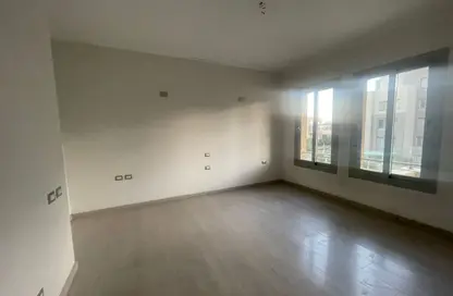 Apartment - 2 Bedrooms - 2 Bathrooms for sale in Palm Hills Village Gate - South Investors Area - New Cairo City - Cairo