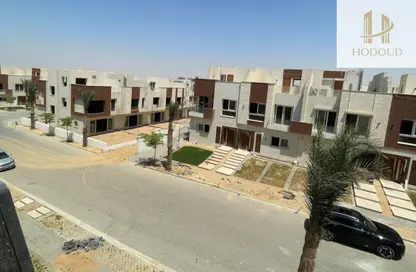 Townhouse - 4 Bedrooms - 4 Bathrooms for sale in Azzar 2 - 5th Settlement Compounds - The 5th Settlement - New Cairo City - Cairo