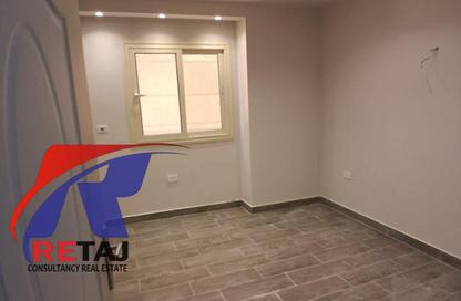 Apartment - 5 Bedrooms - 2 Bathrooms for rent in Hassan Ma'moon St. - 6th Zone - Nasr City - Cairo