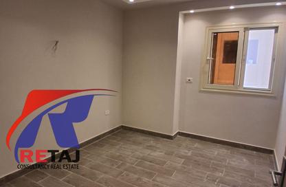 Apartment - 5 Bedrooms - 2 Bathrooms for rent in Hassan Ma'moon St. - 6th Zone - Nasr City - Cairo