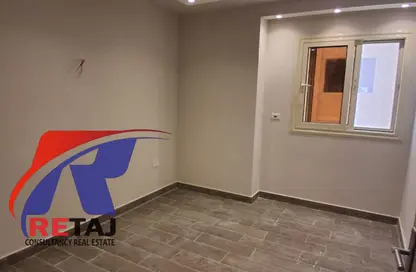 Apartment - 5 Bedrooms - 2 Bathrooms for rent in Hassan Ma'moon St. - 6th Zone - Nasr City - Cairo
