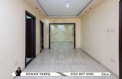 Apartment - 2 Bedrooms - 1 Bathroom for sale in Abo Qir St. - Glim - Hay Sharq - Alexandria