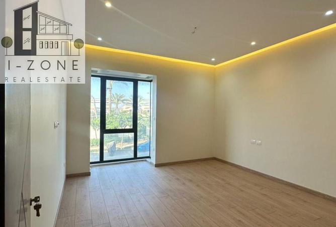 98004093 - Property Image 2