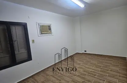 شقة - 3 غرف نوم - 1 حمام للبيع في شارع احمد قاسم جوده - المنطقة الأولى - مدينة نصر - القاهرة