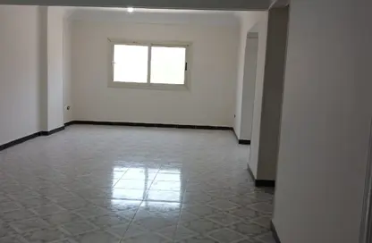 Apartment - 3 Bedrooms - 2 Bathrooms for rent in Hassan Ma'moon St. - 6th Zone - Nasr City - Cairo