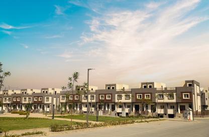 Townhouse - 5 - 5 for sale in Sun Capital - Fayoum Desert road - 6 October City - Giza