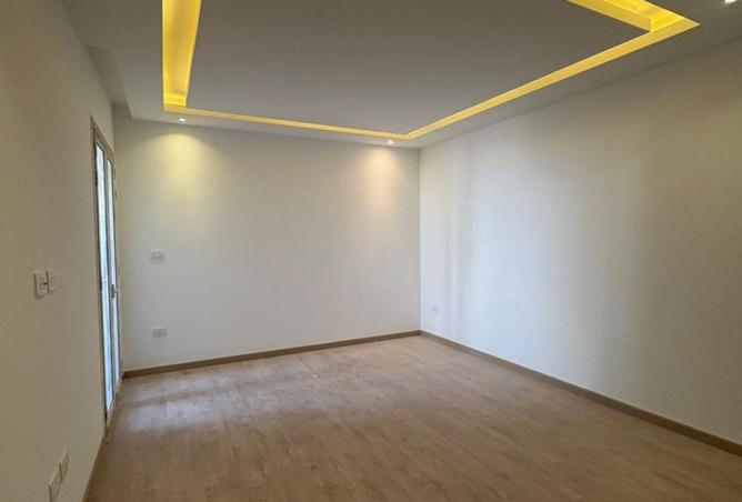 8593198 - Property Image 3