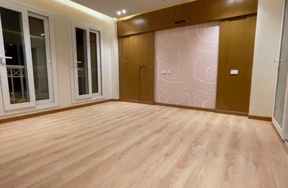 Apartment - 3 Bedrooms - 2 Bathrooms for rent in Feini Square - Dokki - Giza Apartment - 3 Bedrooms - 2 Bathrooms for rent in Feini Square - Dokki - Giza