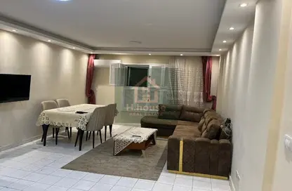 شقة - 2 غرف نوم - 1 حمام للايجار في شارع طه حسين - الرحاب المرحلة الأولى - الرحاب - مدينة القاهرة الجديدة - القاهرة