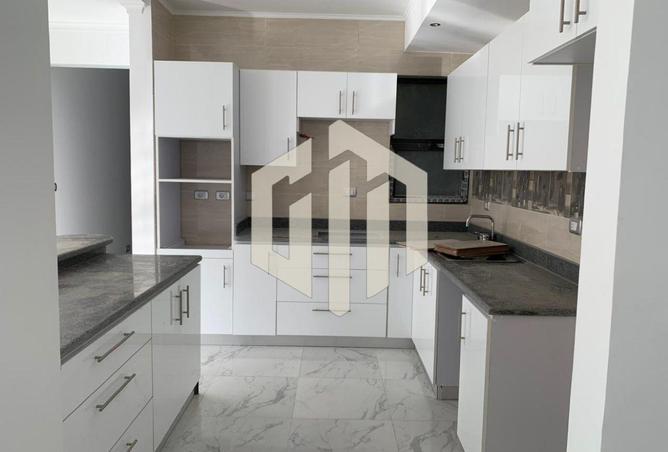 72443299 - Property Image 2