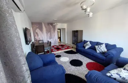 شقة - 3 غرف نوم - 2 حمامات للايجار في شارع يوسف السباعي - الرحاب المرحلة الأولى - الرحاب - مدينة القاهرة الجديدة - القاهرة