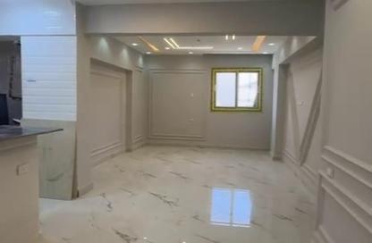 شقة - 3 غرف نوم - 2 حمامات للبيع في شارع الاسراء - المهندسين - الجيزة