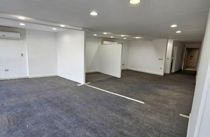 Office Space - 3 Bedrooms - 1 Bathroom for rent in Rayhanah Plaza - Zahraa El Maadi - Hay El Maadi - Cairo