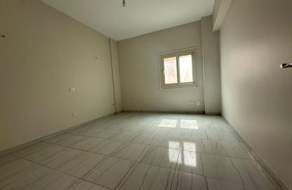 Apartment - 3 - 2 for rent in Area G - Ganoob El Acadimia - New Cairo City - Cairo