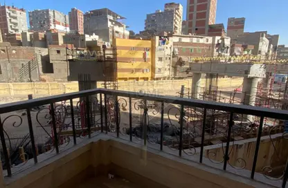 شقة - 3 غرف نوم - 2 حمامات للبيع في شارع عمر المختار - جناكليس - حي شرق - الاسكندرية