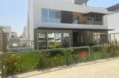 منزل مزدوج - 4 غرف نوم - 5 حمامات للبيع في كمبوند اب فيل - طريق مصر اسكندرية الصحراوي - مدينة 6 أكتوبر - الجيزة