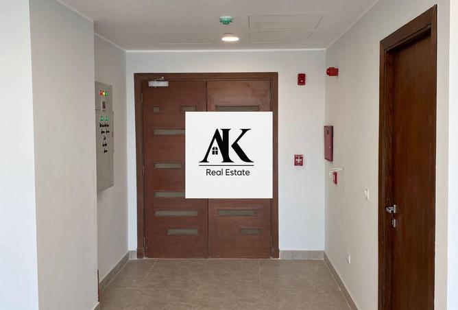 2OsbLQMW1js - Property Image 3