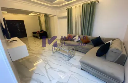 شقة - 3 غرف نوم - 2 حمامات للبيع في شارع رقم 70 - الحي الاول - التجمع الخامس - مدينة القاهرة الجديدة - القاهرة