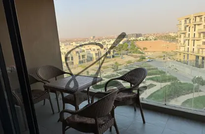 شقة - 2 غرف نوم - 2 حمامات للايجار في كمبوند البروج - كمبوندات الشروق - مدينة الشروق - القاهرة