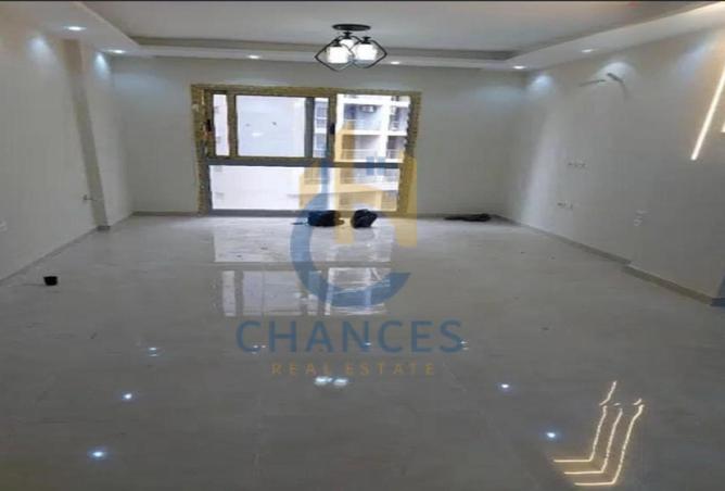 63890946 - Property Main Image