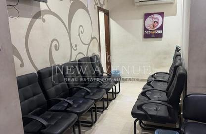 Clinic - Studio - 2 Bathrooms for rent in Gameat Al Dewal Al Arabeya St. - Mohandessin - Giza