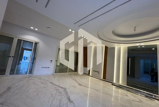 8580300 - Property Image 2