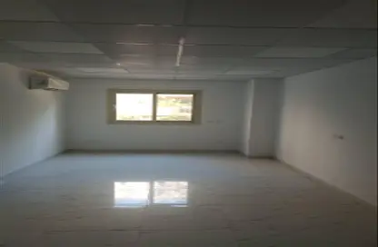 مساحات مكتبية - 4 غرف نوم - 2 حمامات للايجار في ميدان مصطفي محمود - المهندسين - الجيزة