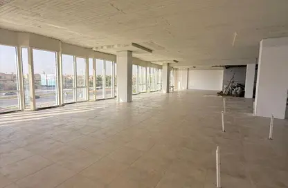 مساحات مكتبية - 5 غرف نوم - 1 حمام للايجار في فى90 - شارع التسعين الشمالي - التجمع الخامس - مدينة القاهرة الجديدة - القاهرة