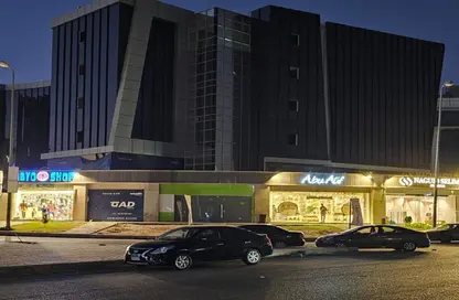 معرض - استوديو - 4 حمامات للبيع في جولدن جيت - شارع التسعين الجنوبي - التجمع الخامس - مدينة القاهرة الجديدة - القاهرة