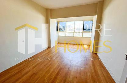 Apartment - 3 Bedrooms - 2 Bathrooms for sale in Smouha - Hay Sharq - Alexandria