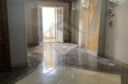 شقة - 3 غرف نوم - 1 حمام للبيع في شارع قنال المحمودية البحرى - محرم بك - حي وسط - الاسكندرية